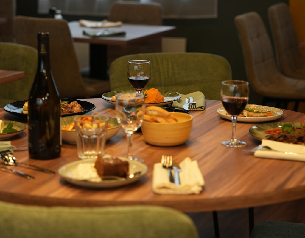 a table restaurant 02577b