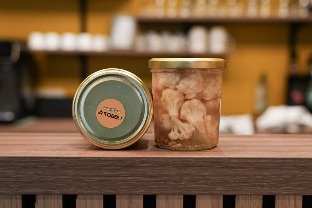 a table restaurant 02654